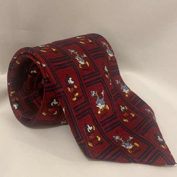 Mickey and Co. Atlas Design Disney tie 90’s tie with Mickey and Donald 100% silk - Picture 1 of 4